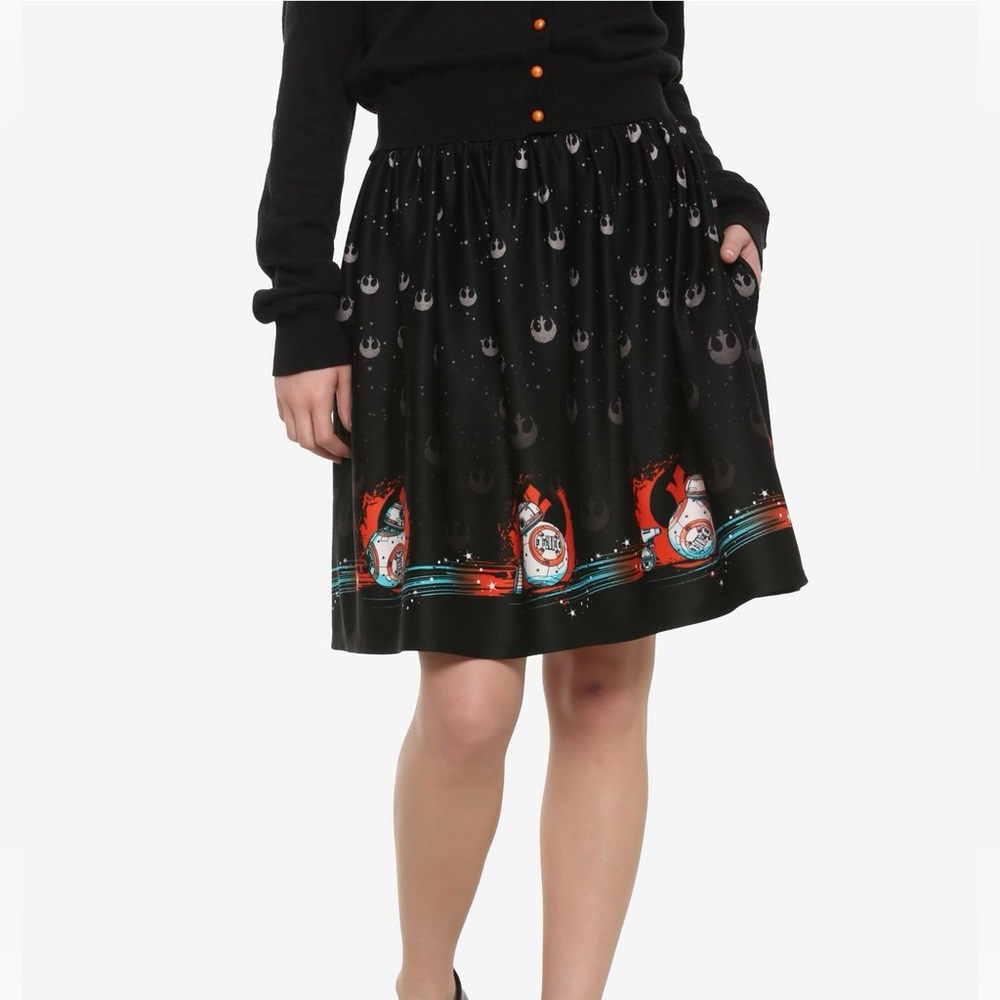 Her Universe Star Wars: The Rise Of Skywalker Rebel Droids Skater Skirt